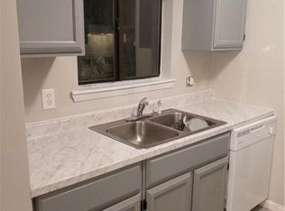 904 Pipkin Rd, Hinesville, GA 31313