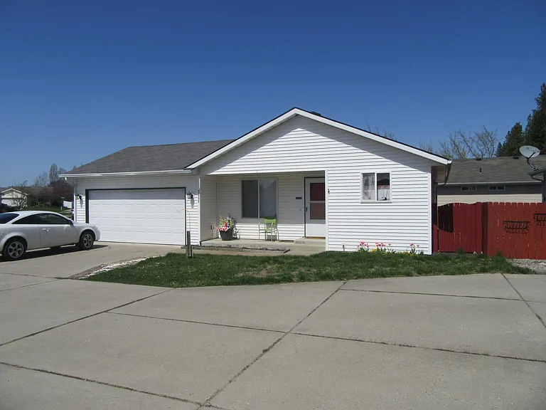 7688 N Heartland Dr — Photo 2