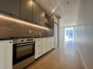 134 Meserole St #2B, Brooklyn, NY 11206