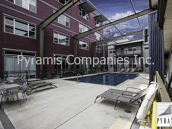 5th image of 831 S Flores St