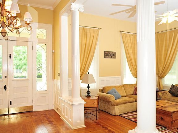 Entry way & Front Parlor 