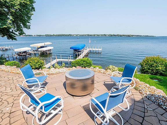 5th image of 2502 Okoboji Blvd