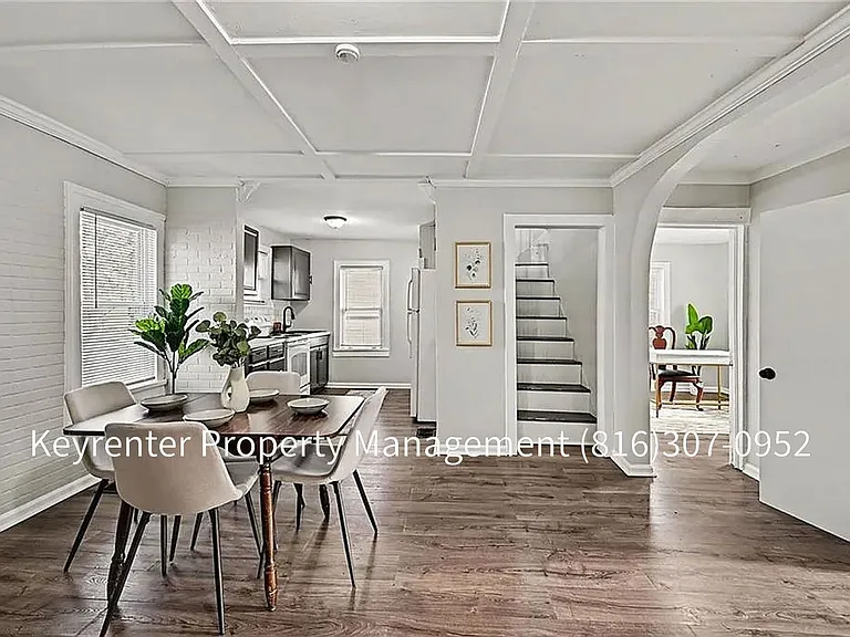 410 E Kansas Ave — Photo 4