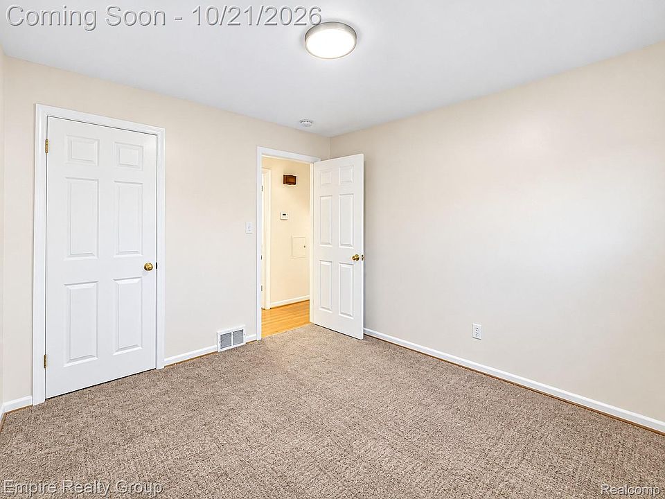 939 Deering St, photo 22