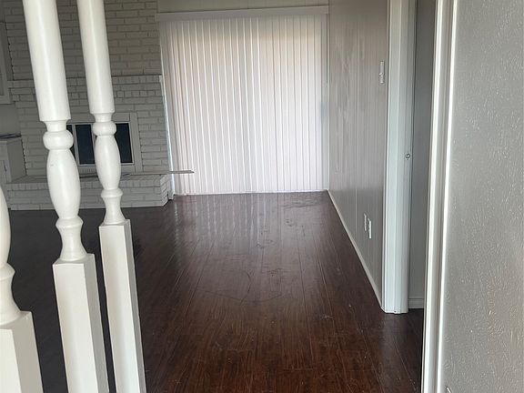 2nd image of 533 Arbor Ln