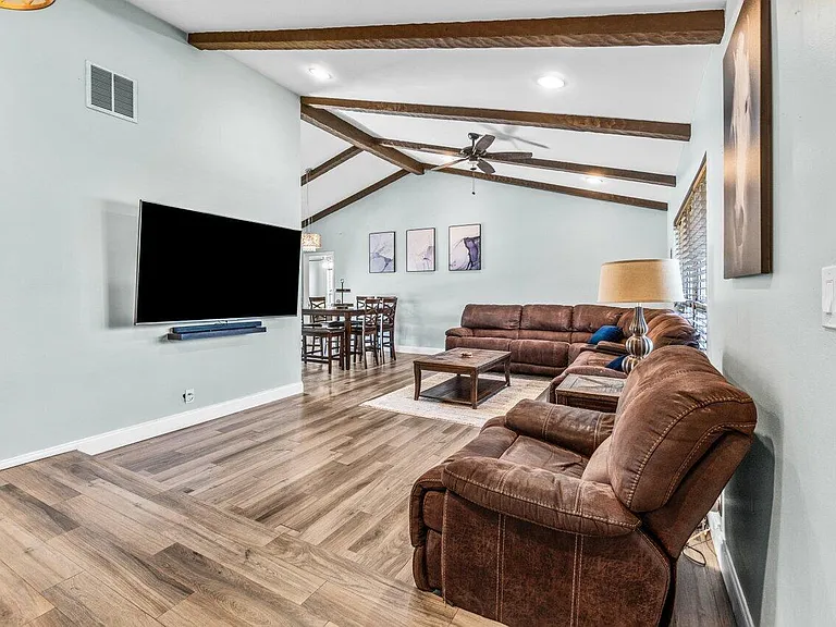 1352 Wyndcliff Dr — Photo 2