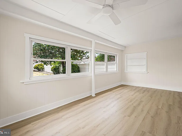 1024 W Bridge St — Photo 16