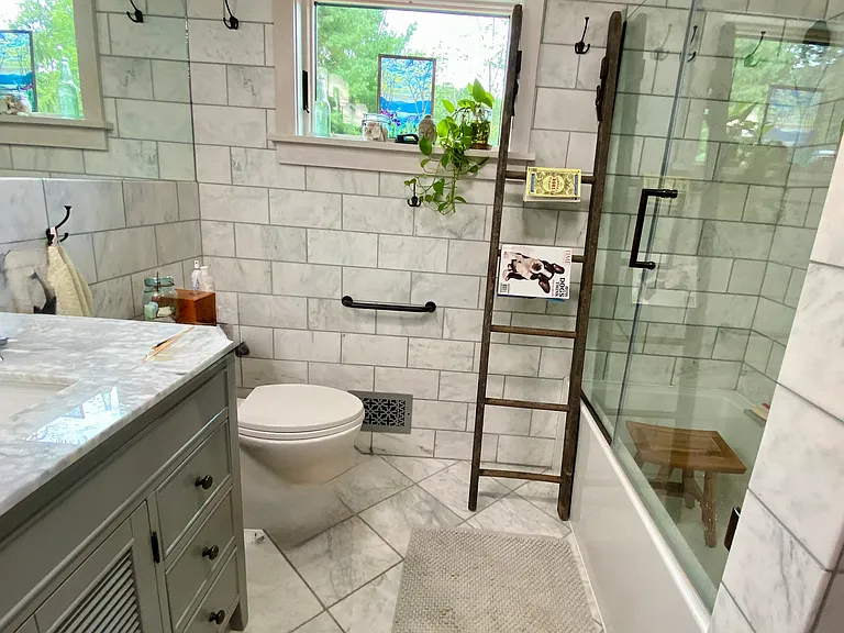 Main bathroom