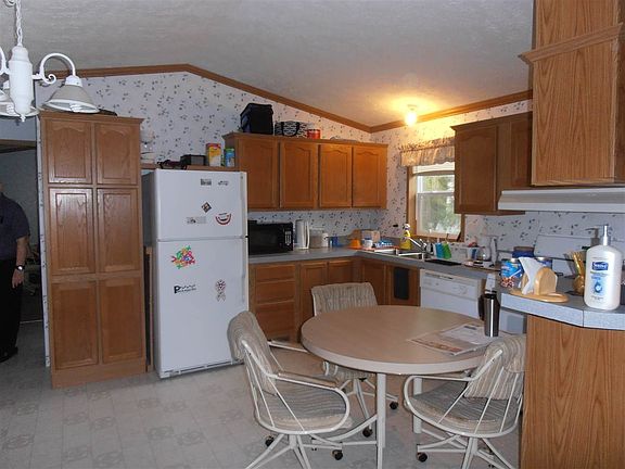 3rd image of 13012 Leonard Ln