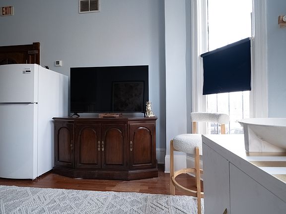 2nd image of 1709 Saint Paul St #1A
