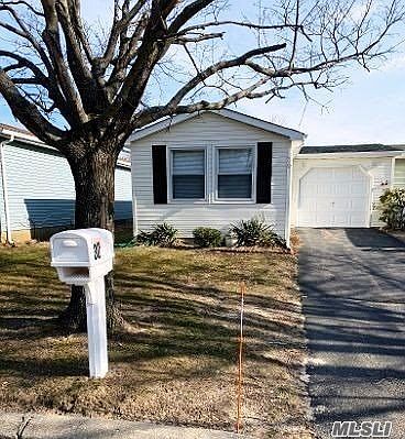1st image of 30 Greenwood Blvd