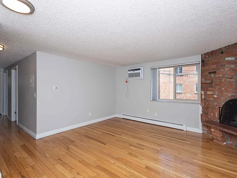 Logan Court — Photo 44