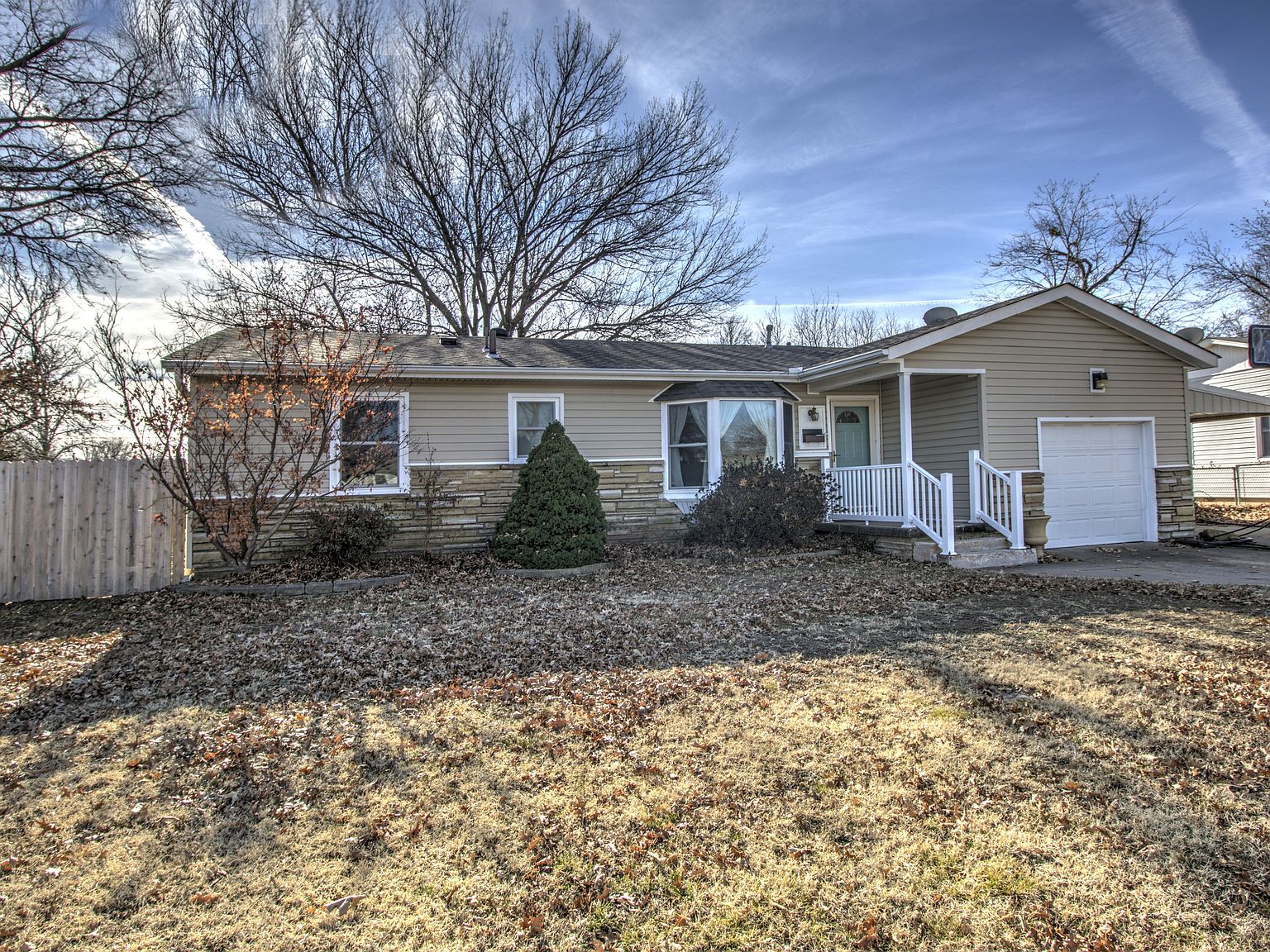 320 SE 12th St, Pryor, OK 74361 | Zillow