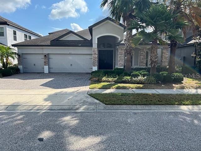 1st image of 819 Sherbourne Cir