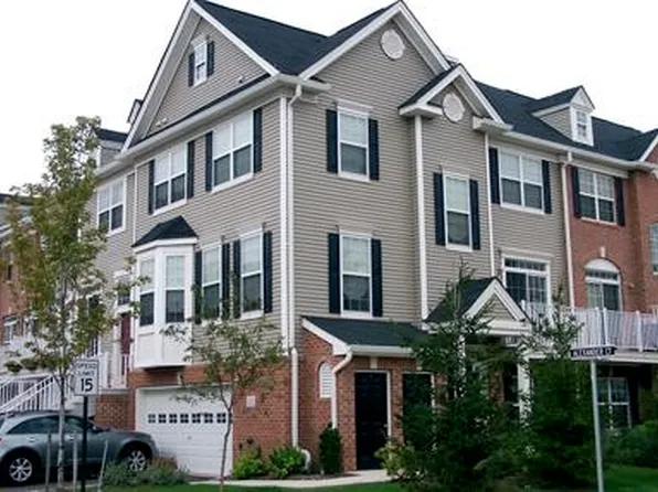 15 Alexander Ct, Jersey City, NJ 07305