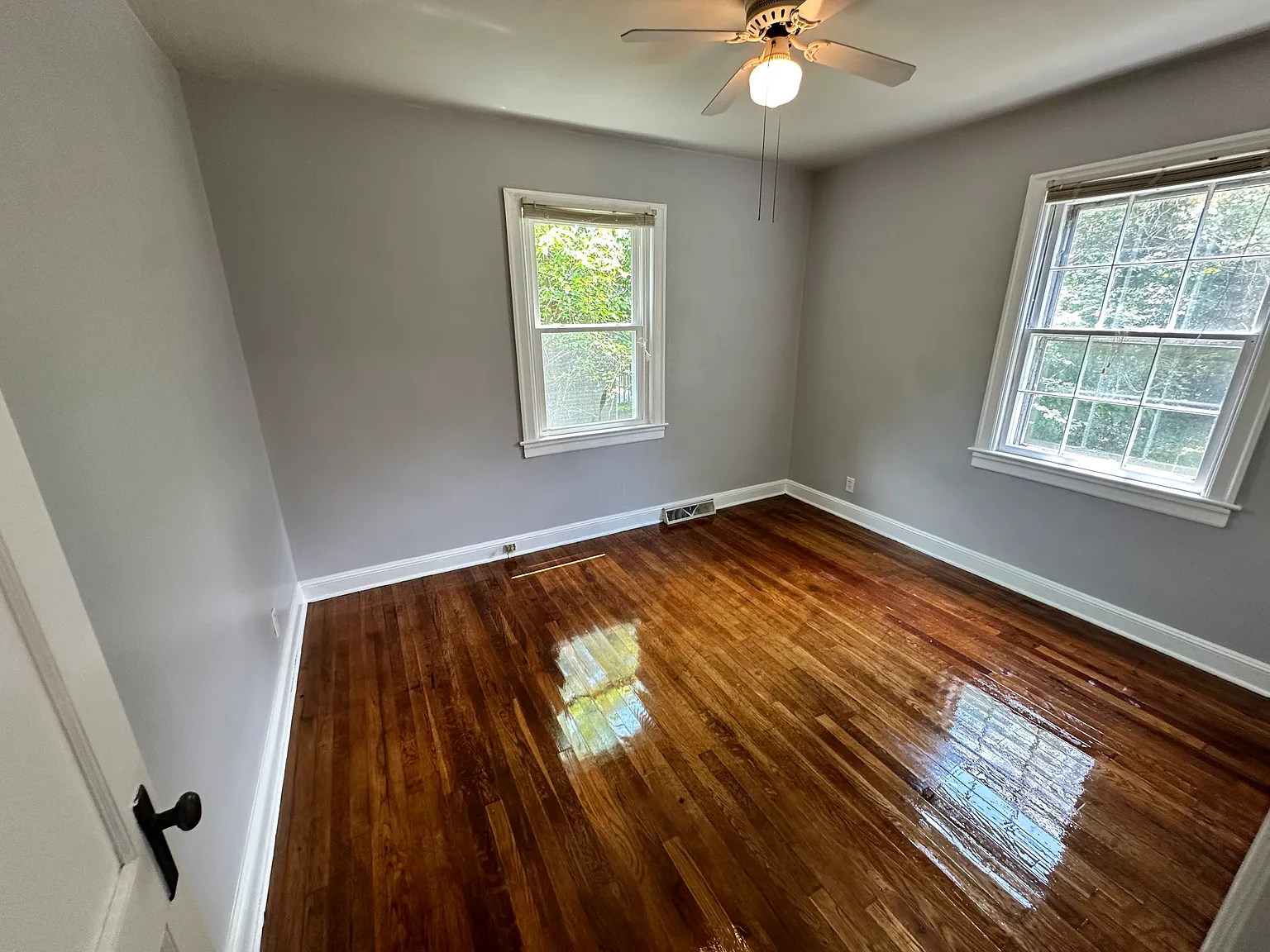 2 bed, 910 sqft, $1,200 — Photo 2
