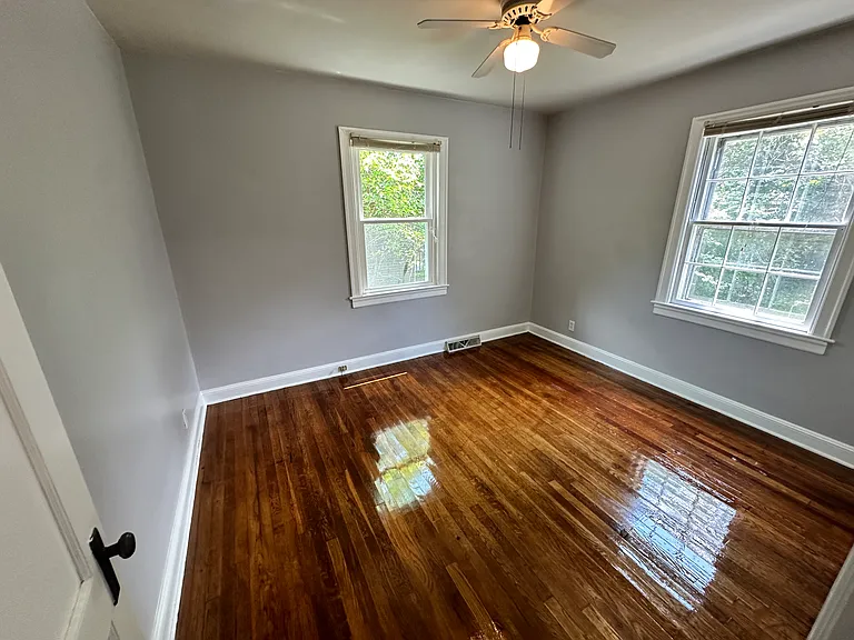 247 Alpine Dr — Photo 2