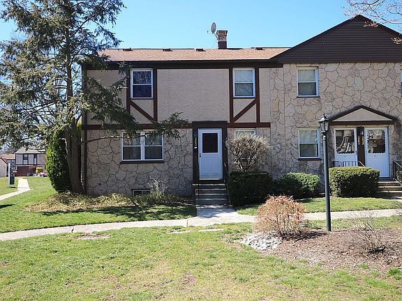 2nd image of 263 Rose St