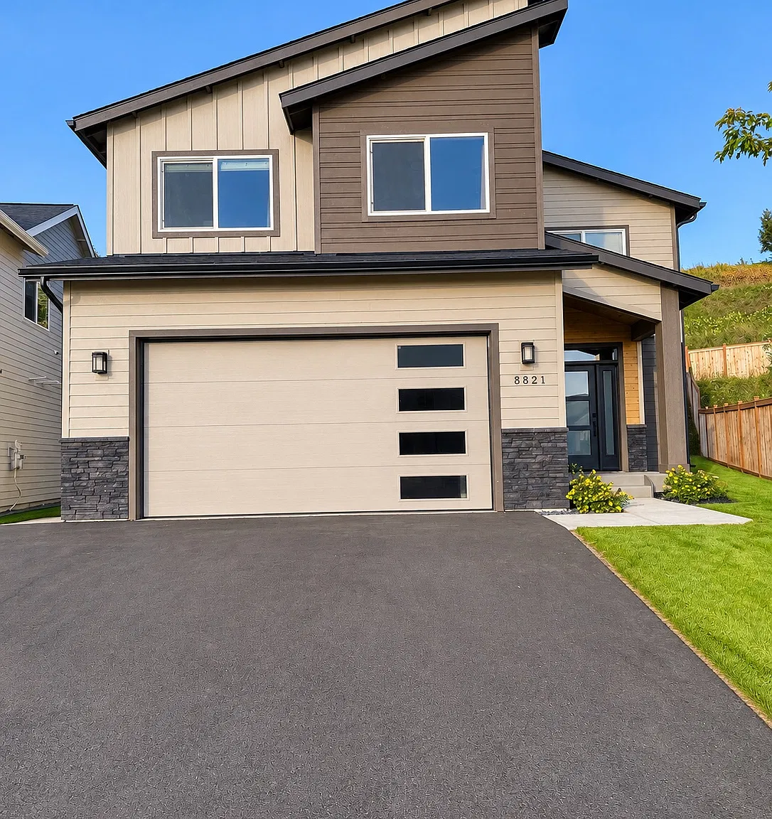 4 bed, 2200 sqft, $5,100 — Photo 1