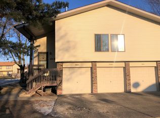 13 Wildwood Ln, Bolingbrook, IL 60440