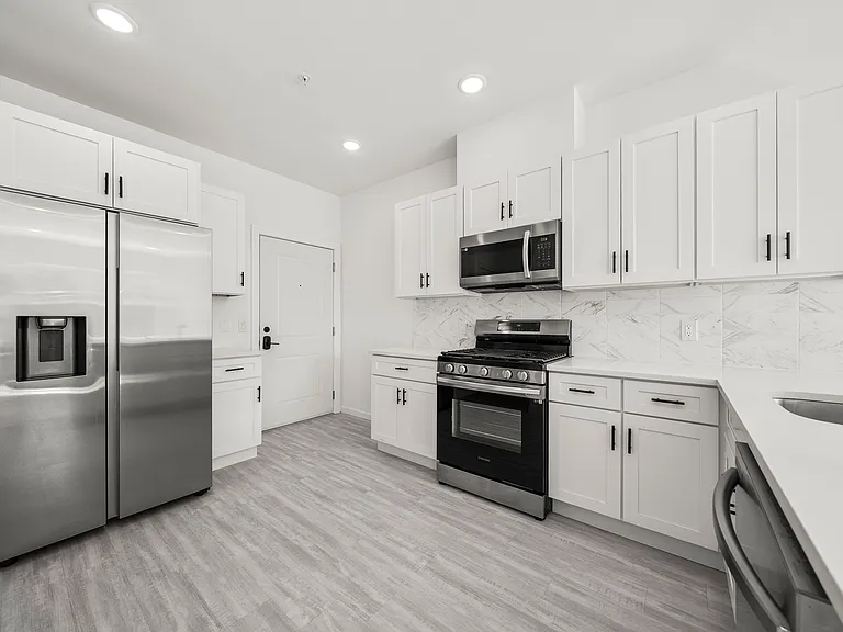 53 E Main St #8 — Photo 10
