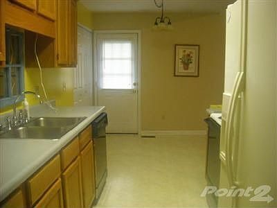 3rd image of 859 Hillwood Ave