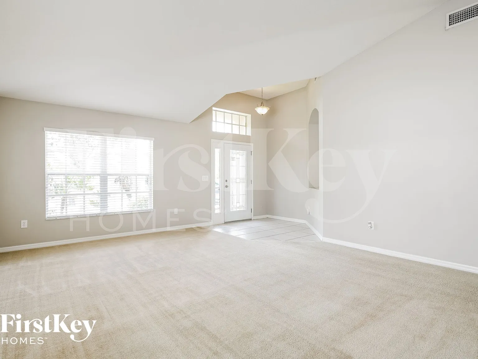 4 bed, 2.0 bath, 1978 sqft, $2,500 — Photo 3
