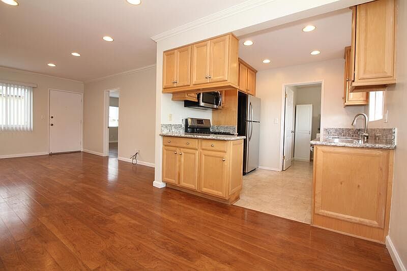 1st image of 2103 Carnegie Ln #4D