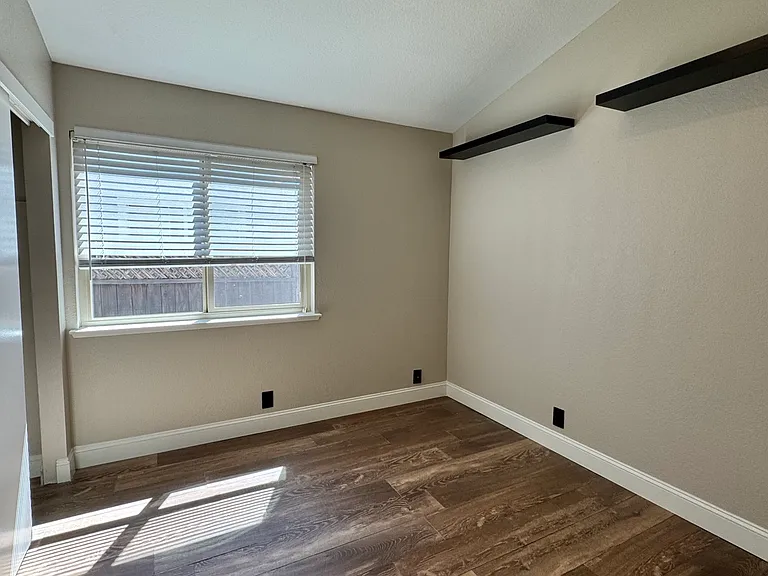 7423 Fireweed Cir — Photo 16