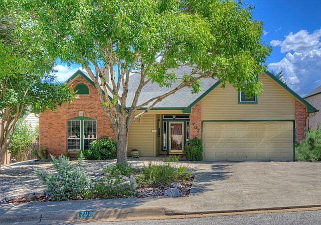 1st image of 707 Oak Hollow Dr