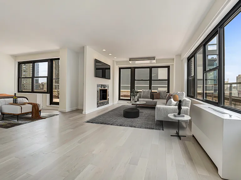 355 E 72nd St #1 — Photo 19