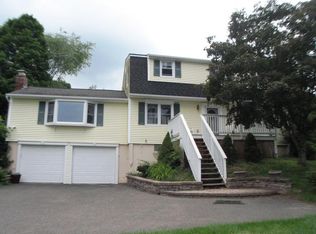 12 Apache Dr, Brookfield, CT 06804