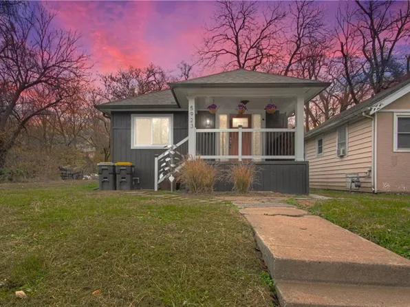 5923 Walrond Ave, Kansas City, MO 64130
