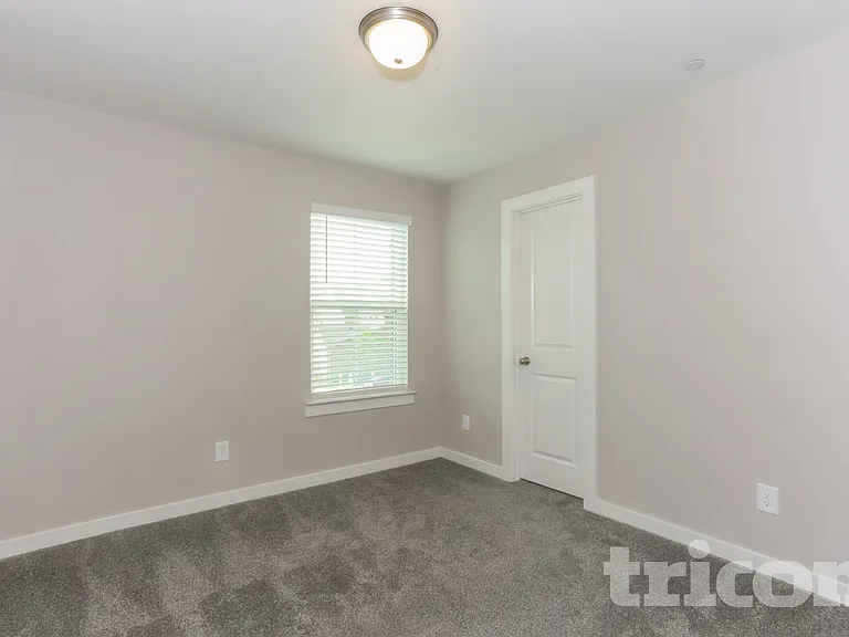 1034 Fallgate Dr — Photo 10