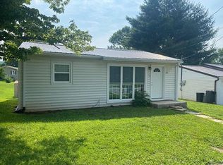 509 N Oak St, Livingston, TN 38570