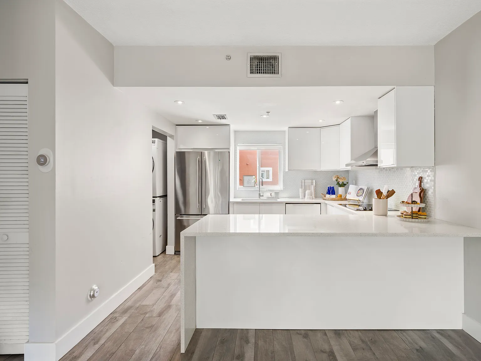 2 bed, 1200 sqft, $3,675 — Photo 2