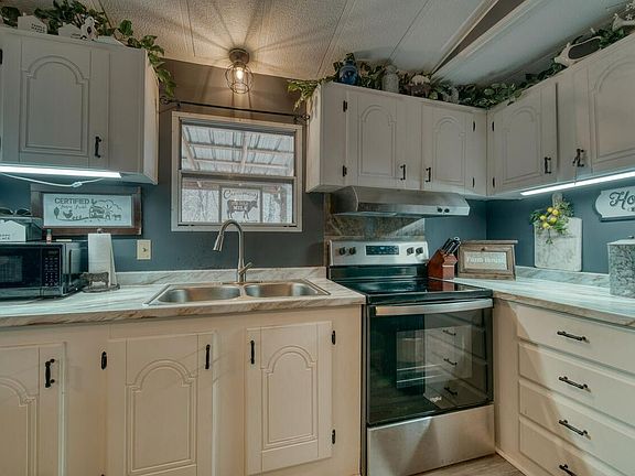 3rd image of 4506 Maehank Dr