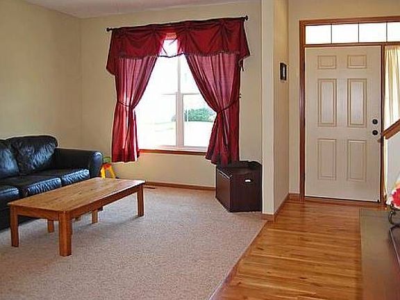 Living Room/Front Entry