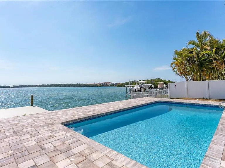 120 Sands Point Dr — Photo 39
