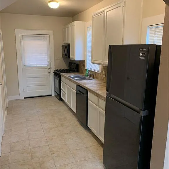 2714 Whitis Ave #ABC — Photo 3