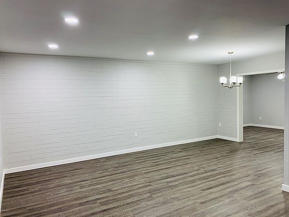 4th image of 9930 W Crosby Cir S