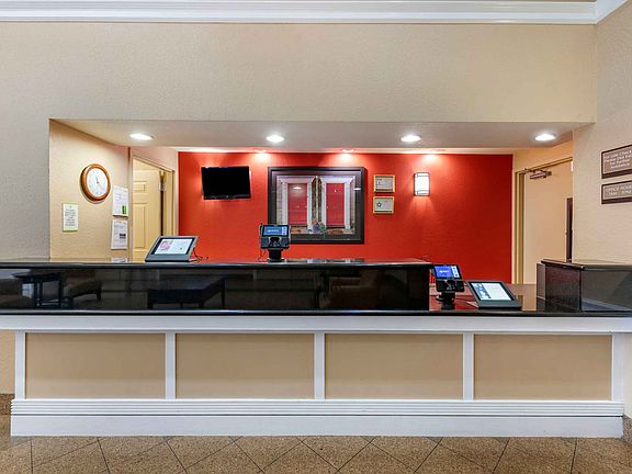 Lobby and Guest Check-in