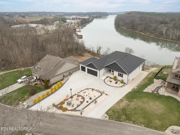 205 Waters Edge Way, Lenoir City, TN 37771