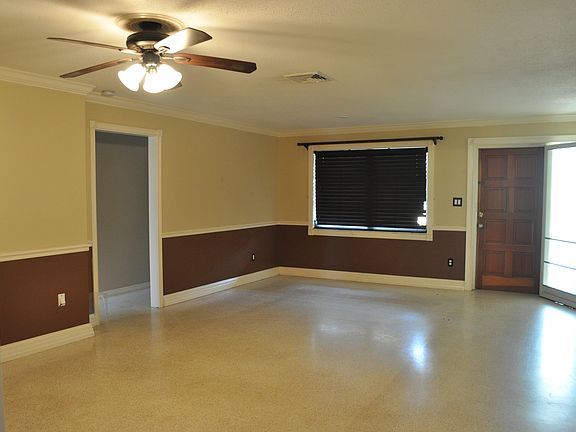 3rd image of 4628 Siesta Cir