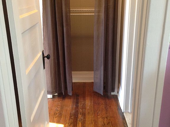 4th image of 142 Lafayette Ave