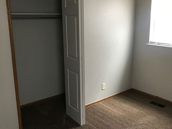 4th image of 825 Plumwood Dr