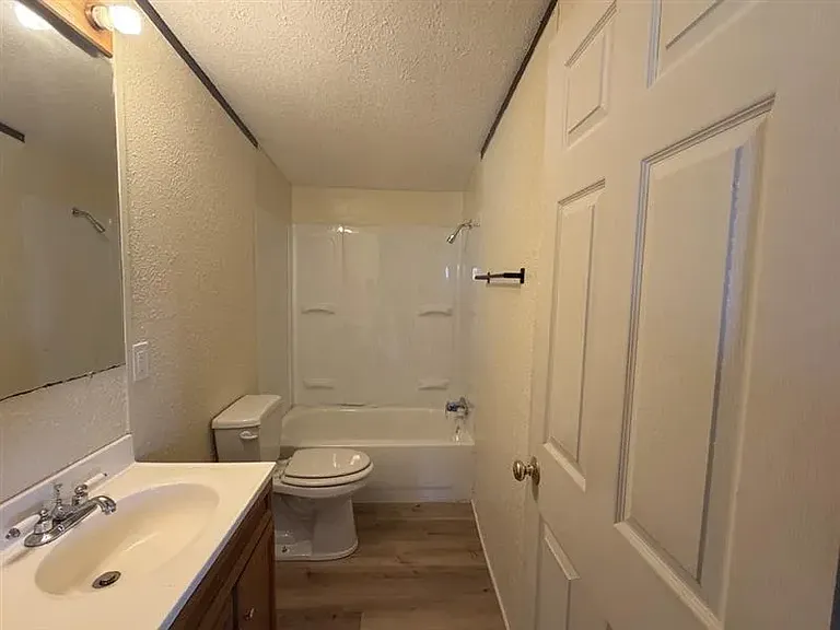 9904 Coburg Dr #9904C — Photo 9