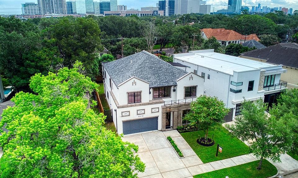 Drake buys house in Houston, Texas