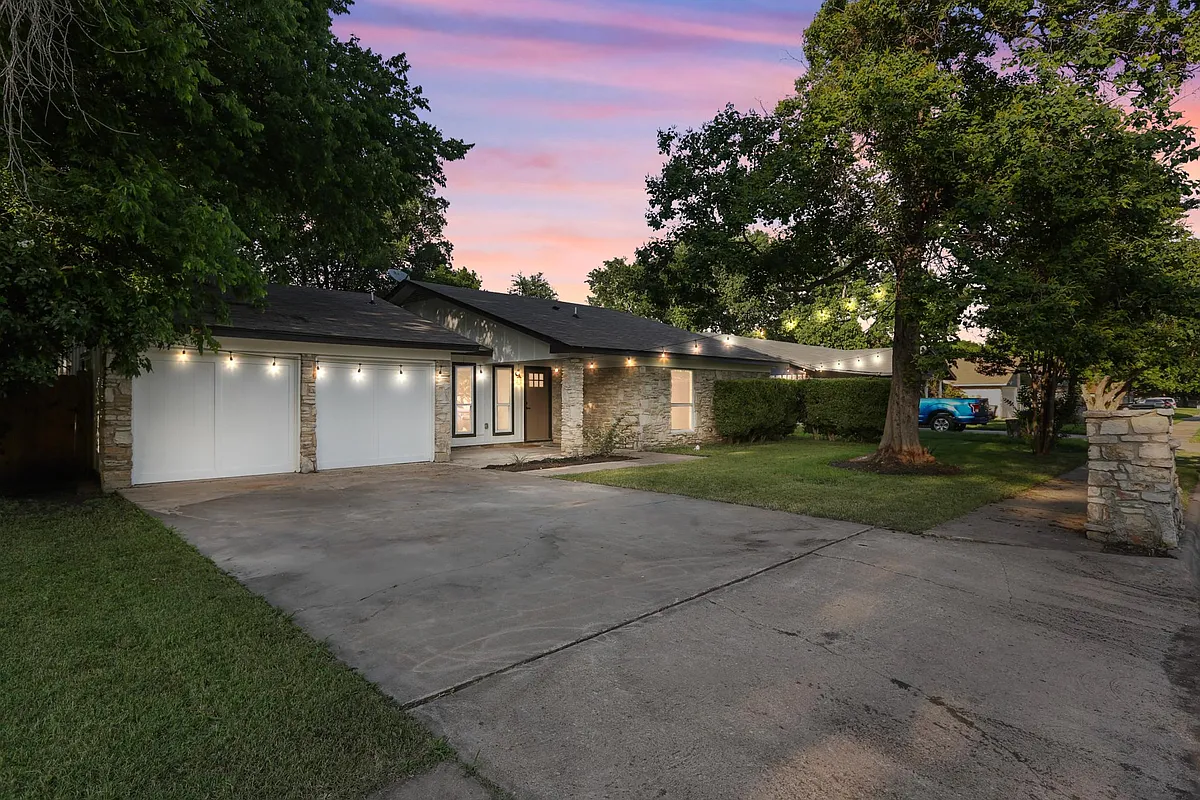 Building Photo - 5802 Coolbrook Dr