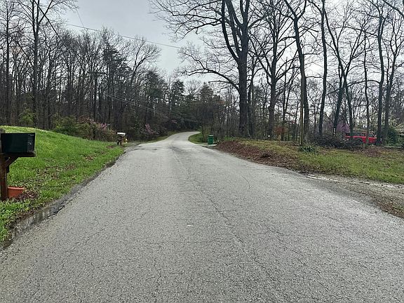 5th image of 943 Tanglewood Rd